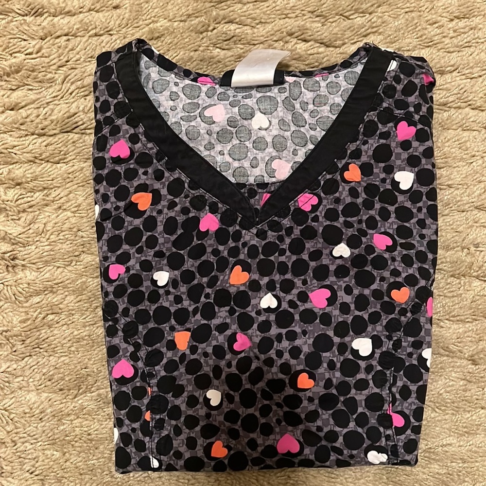 Cherokee heart scrub top